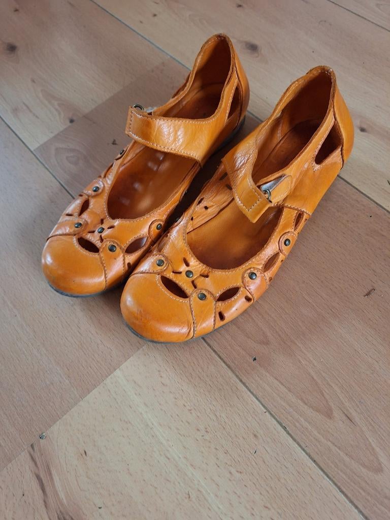 Oranje leren ballerina's met uitgesneden details, Oranje, Zo goed als nieuw, Ballerina's, Ophalen of Verzenden