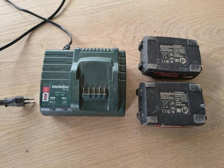 Metabo Acculader SC 30 met 2x 18V Accu's, Ophalen of Verzenden, Gebruikt, Overige typen