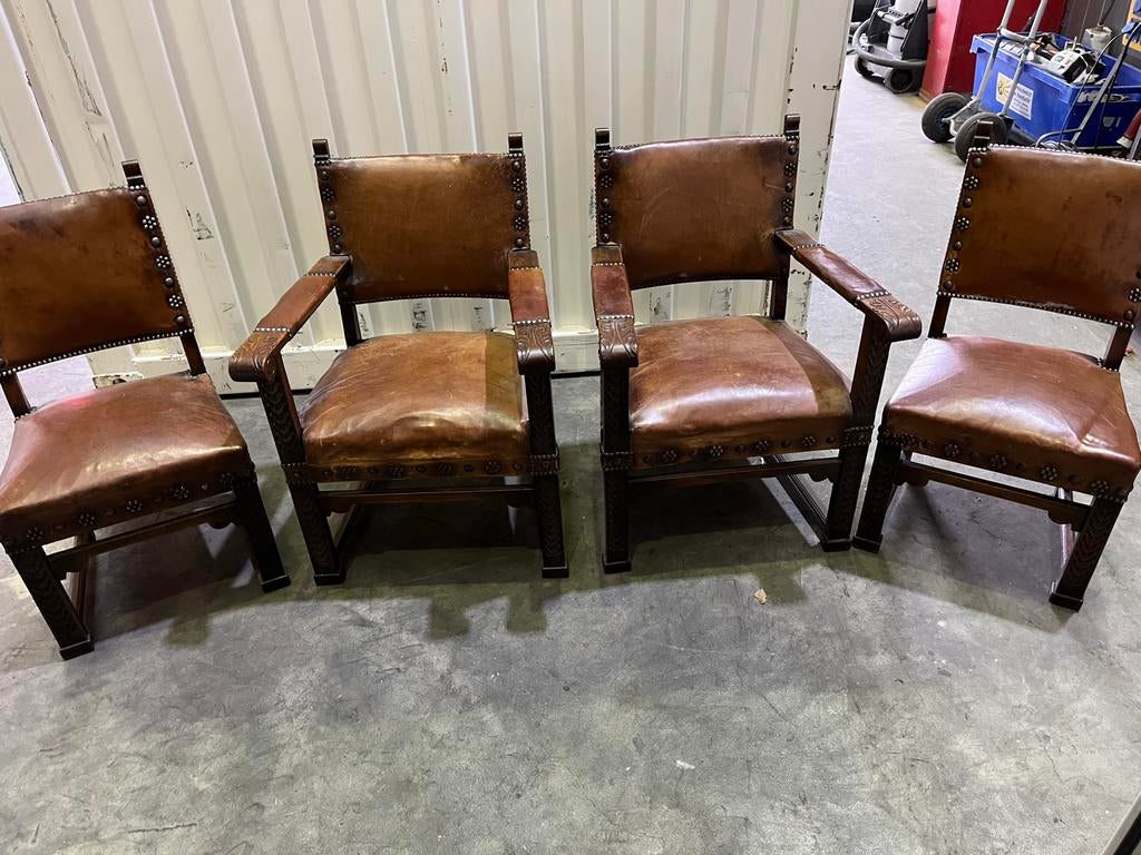 Set van 4  en twee arm leun stoelen nu echt leer bekleed, Ophalen of Verzenden
