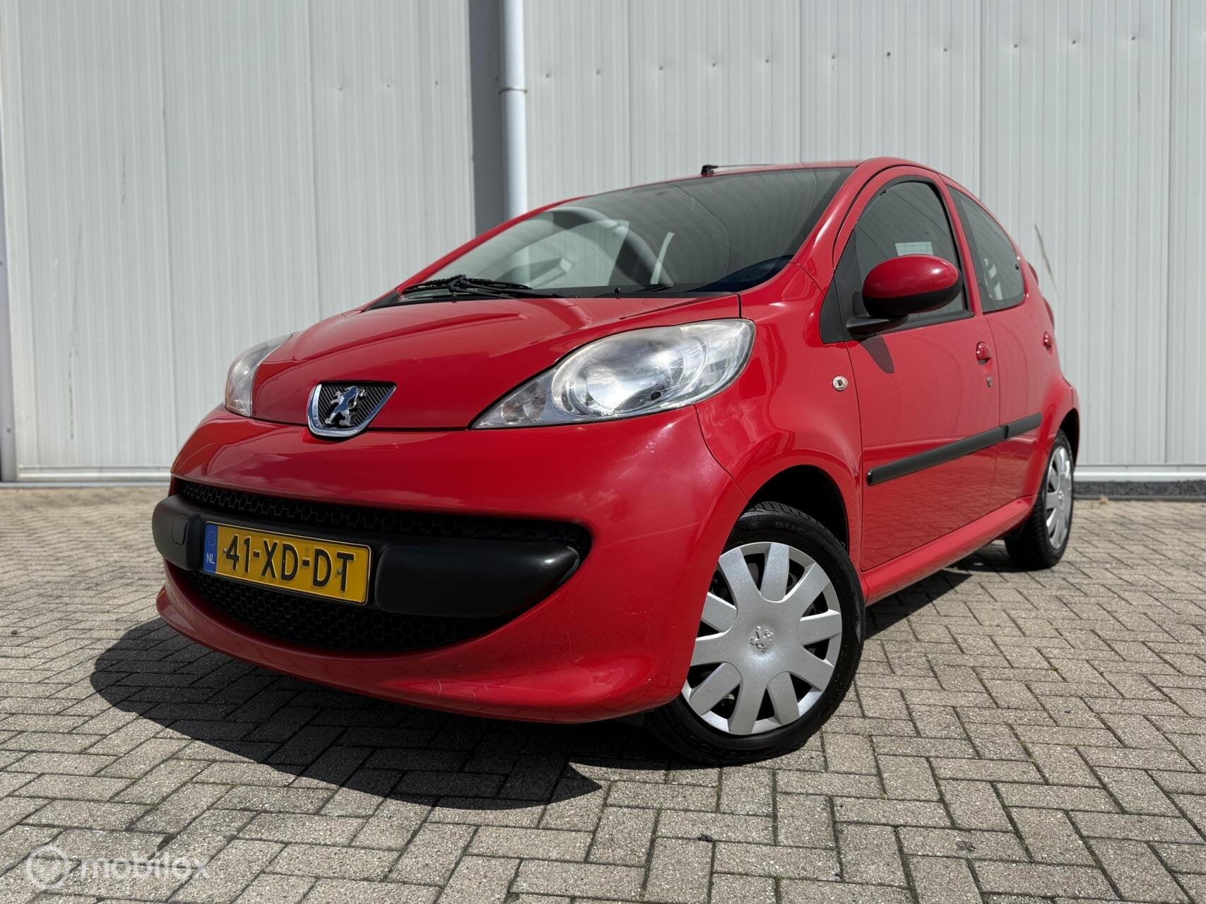 Peugeot 107 1.0-12V XS Carplay Elek ramen 5-Deurs NAP APK, Voorwielaandrijving, Gebruikt, 4 stoelen, 68 pk