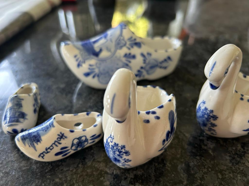 Delfts Blauw Miniatuur Klompjes en Zwanen Set, Ophalen of Verzenden, Zo goed als nieuw, Porselein, Overige typen