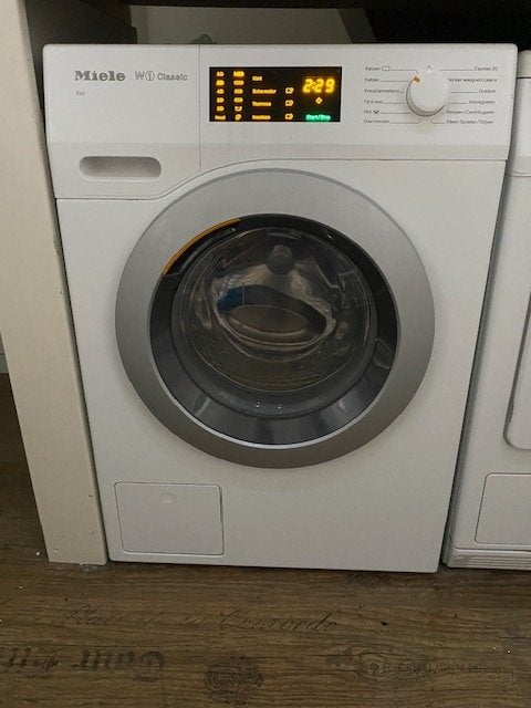 Miele wasmachine en Miele wasdroger, Ophalen, 1200 tot 1600 toeren, Gebruikt, 8 tot 10 kg