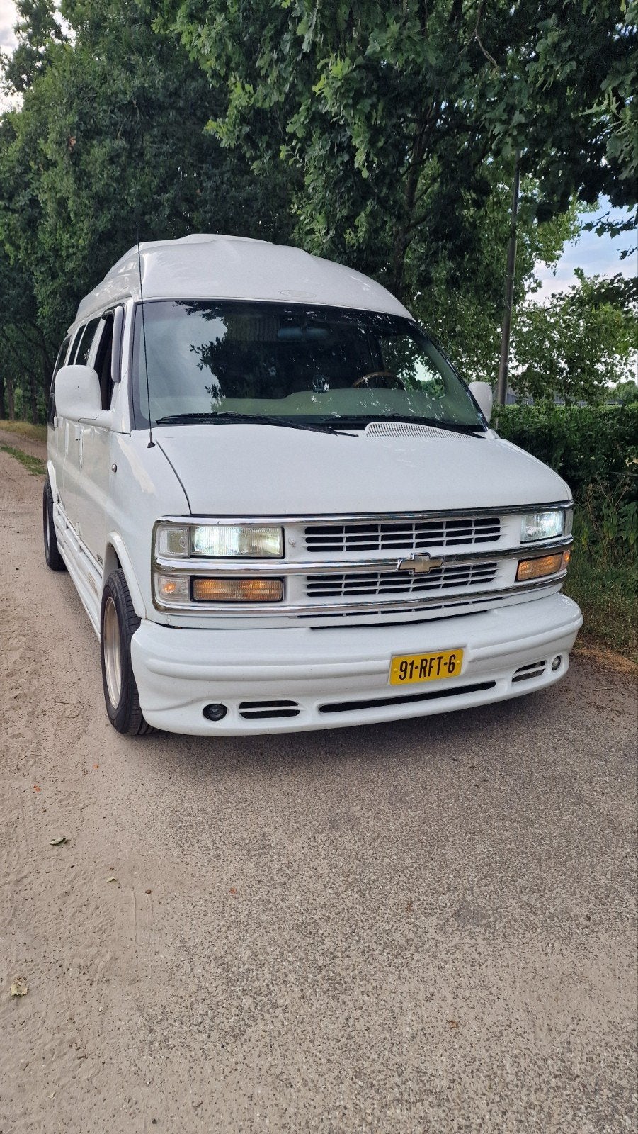 Chevrolet Express Camper 5.7L V8 LPG | Groot onderhoud gehad, Caravans en Kamperen, Campers, Tot en met 2, 5 tot 6 meter, Navigatie