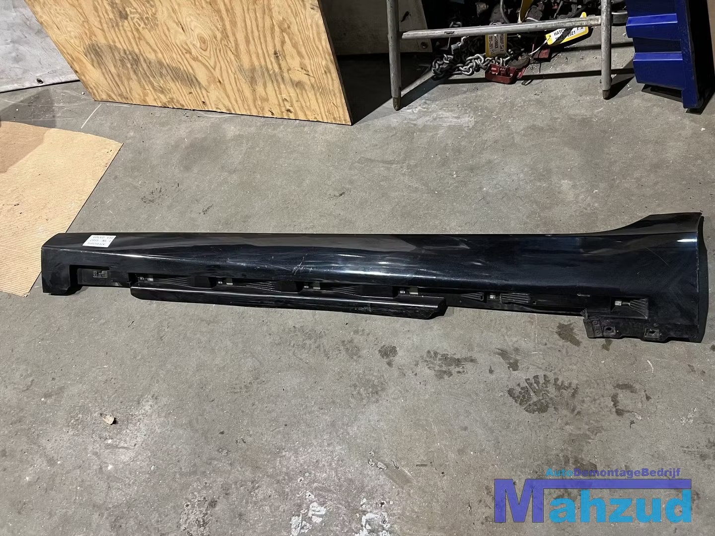VOLVO V40 hatchback ZWART Links zijskirt sideskirt 2012-2019, Gebruikt, Gunnar Engellaus vag 8
405 31  Gothenburg, SE, Info@volvocars.com