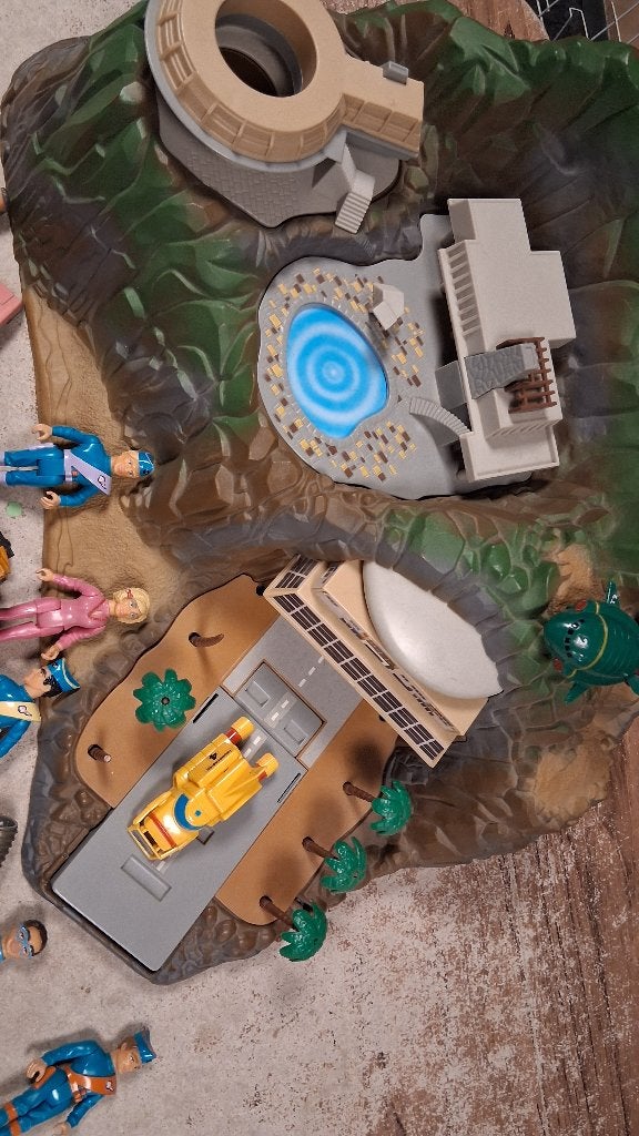 Thunderbirds island, Ophalen, Zo goed als nieuw