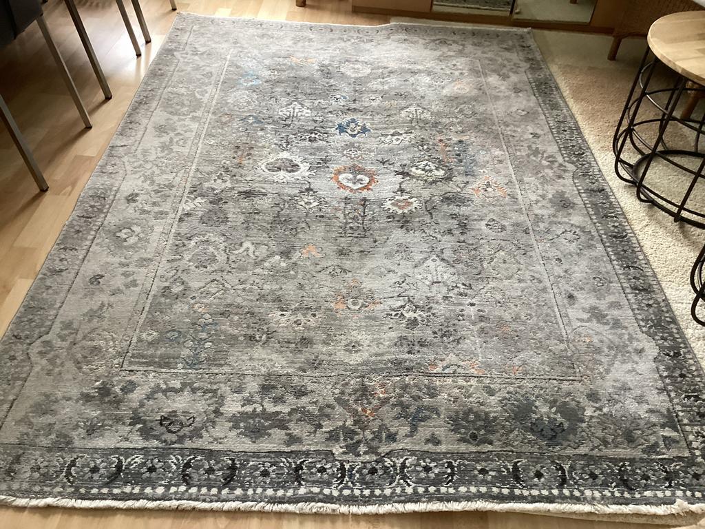 Mooi grijs kleed met patroon, 150 tot 200 cm, 200 cm of meer, Ophalen of Verzenden, Zo goed als nieuw
