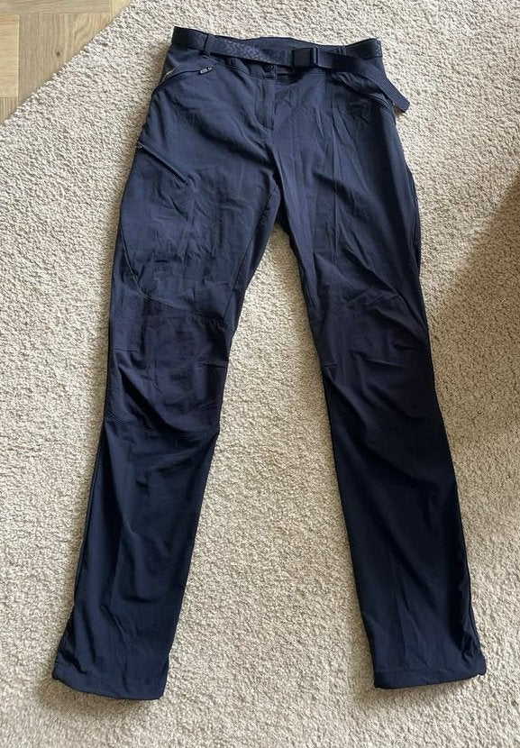 Donkerblauwe slimfit wandelbroek - Maat S, Ophalen of Verzenden, Zo goed als nieuw, Blauw