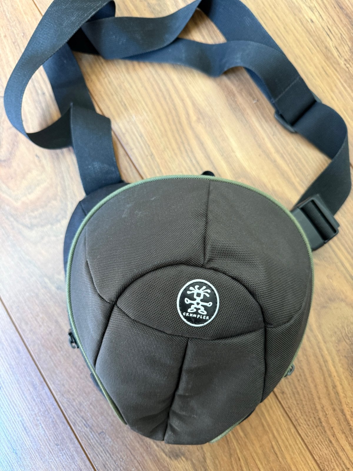 Crumpler heuptas voor fototoestel - Zwart/Groen, Gebruikt, Gevoerd, Ophalen of Verzenden, Zwart