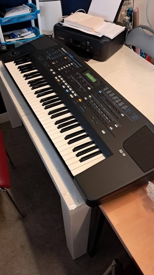 Roland E-56 Intelligent Synthesizer, Ophalen, Roland, Met midi-aansluiting, 61 toetsen