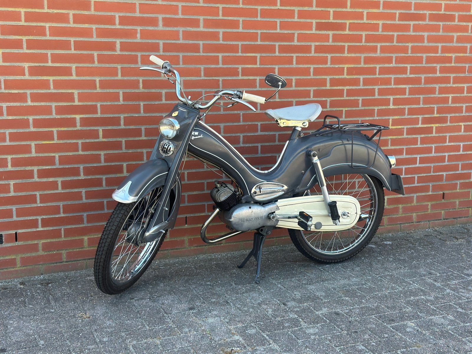 DKW Hummel 1967 | Gerestaureerd | Kenteken, Fietsen en Brommers, Maximaal 45 km/u, 49 cc, 3 versnellingen, Ophalen