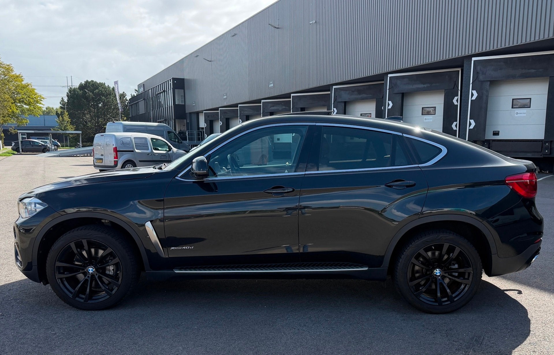BMW X6 XDrive40d High Executive PANO/HEAD-UP/LEDER/360CAMERA, Auto's, Gebruikt, 2993 cc, 2080 kg, Zwart