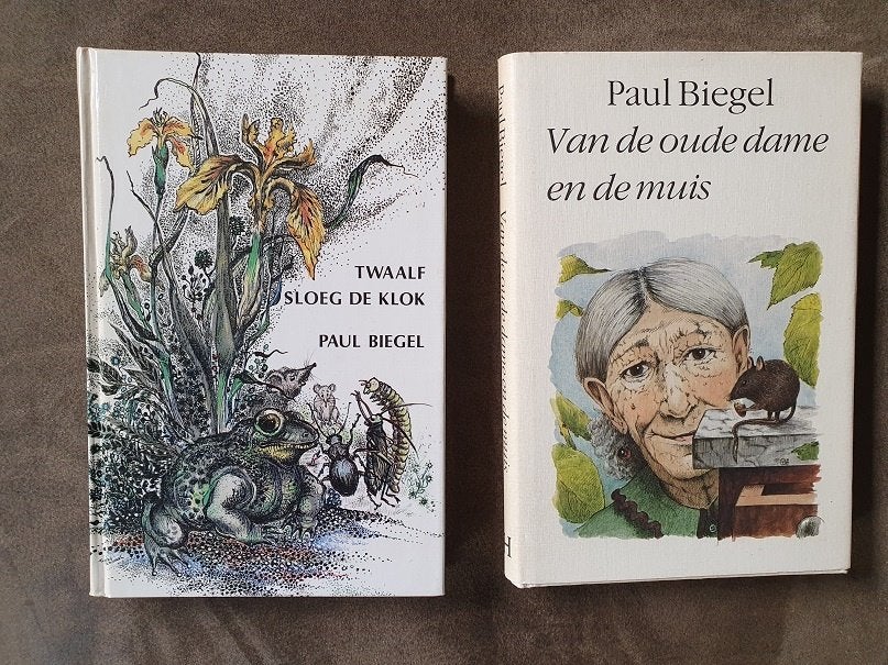 Twaalf sloeg de klok en  Van de oude dame en de muis -Biegel, Boeken, Ophalen of Verzenden, Gelezen