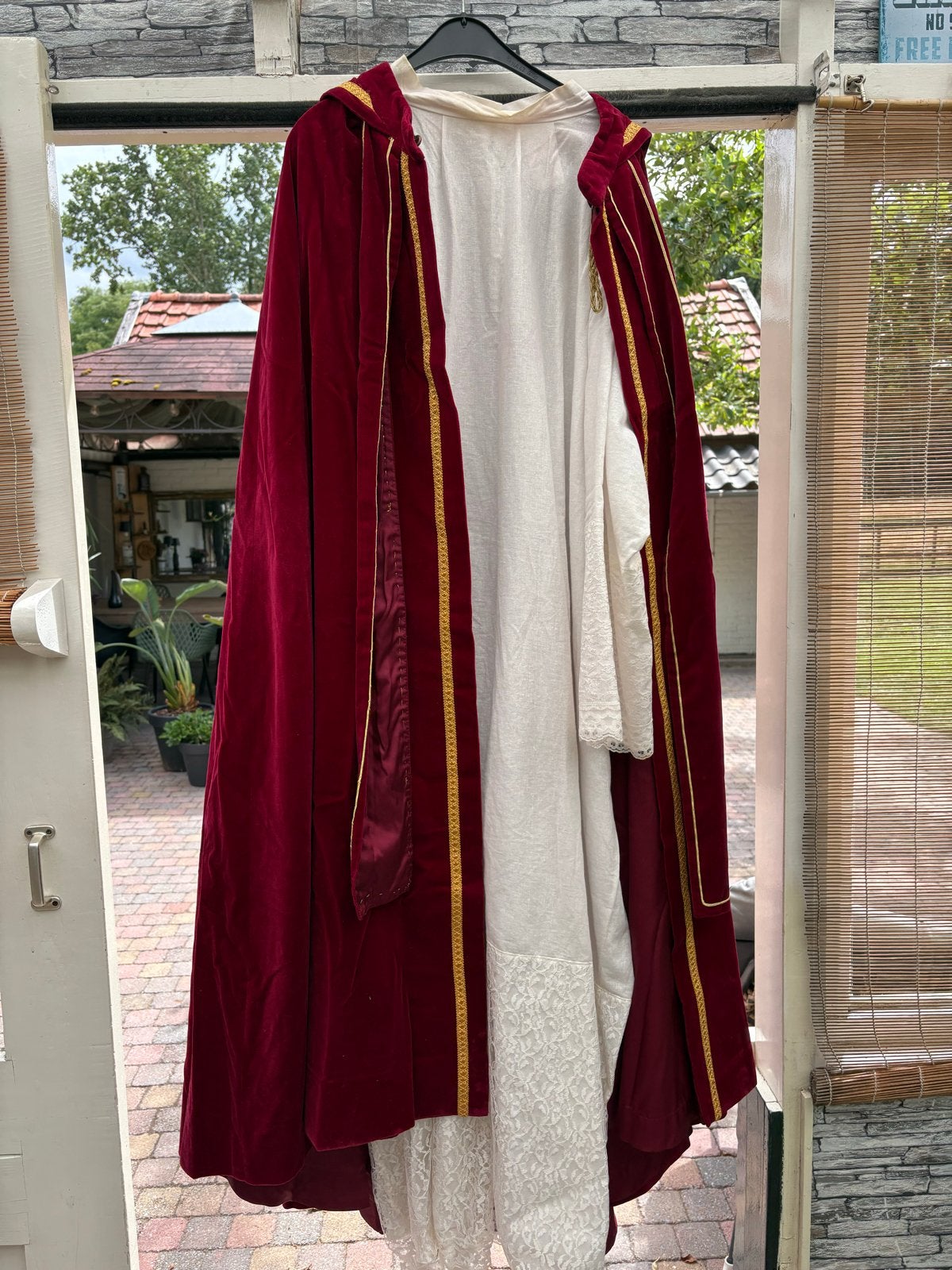 Sinterklaas Kostuum Compleet met Mijter, Baard en Pruik, Hobby en Vrije tijd, Ophalen of Verzenden, Zo goed als nieuw, Pak of Jurk