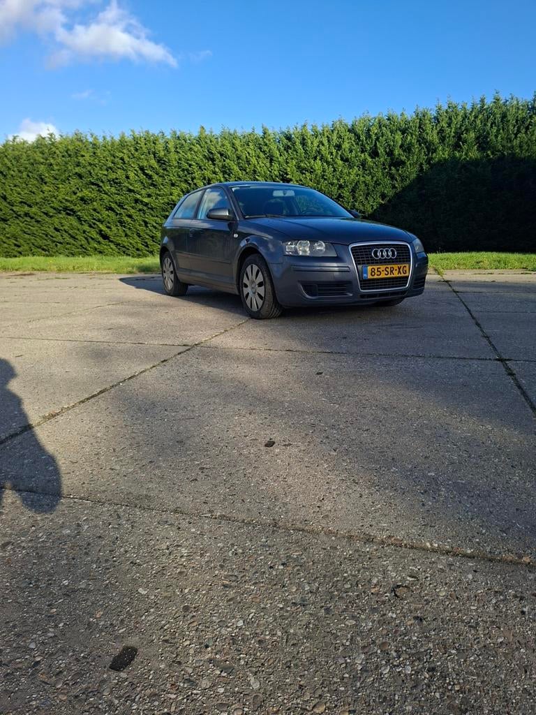 Audi A3 1.6 85KW 2006 Grijs nieuwe apk, Auto's, Voorwielaandrijving, 15 km/l, Origineel Nederlands, 1200 kg