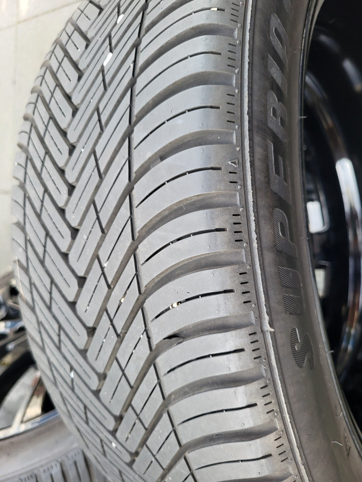 Foto 9 van Tesla model 3 en Y banden velgen 235/45/19 TPMS