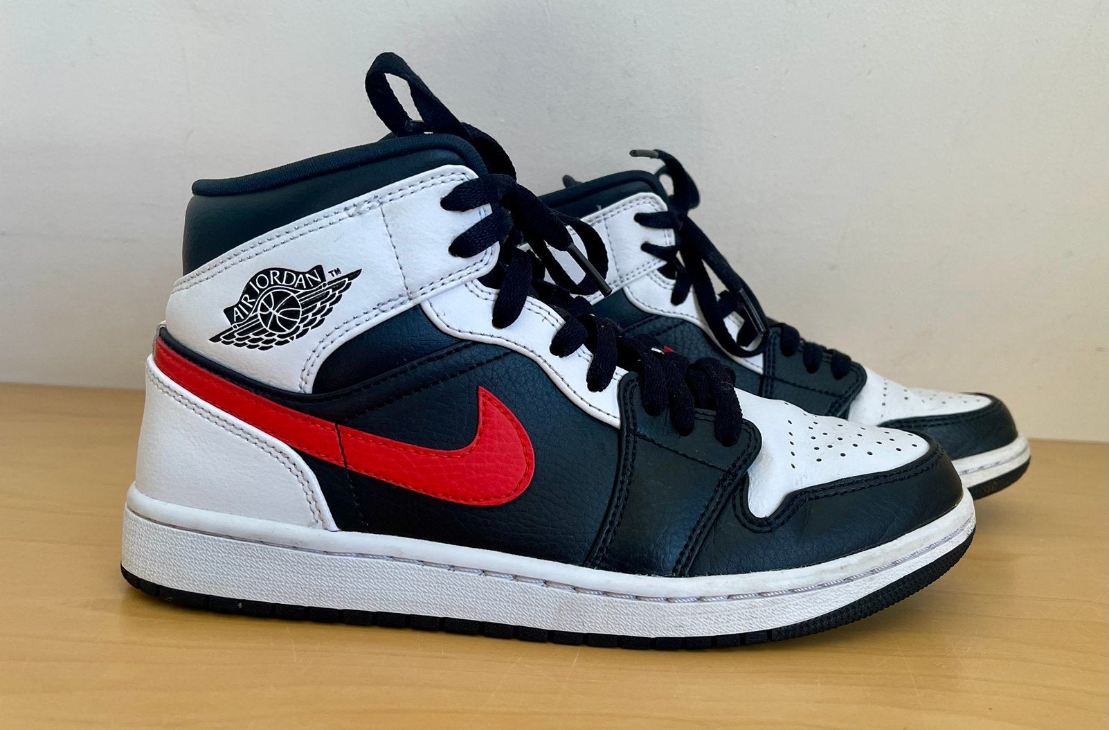 Nike Air Jordan Chilli Red maat 40, Ophalen of Verzenden, Zo goed als nieuw, Wit