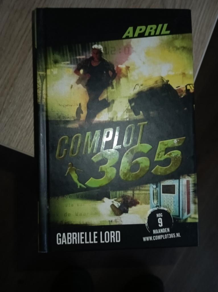 Complot 365: April - Gabrielle Lord (Jeugdboek), Ophalen of Verzenden