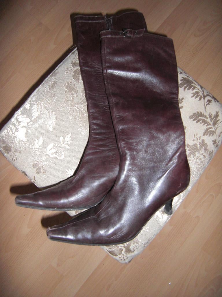 Aubergine kleurige heel zacht lederen laarzen maat 37, Kleding | Dames, Schoenen, Hoge laarzen, Overige kleuren, Ophalen of Verzenden