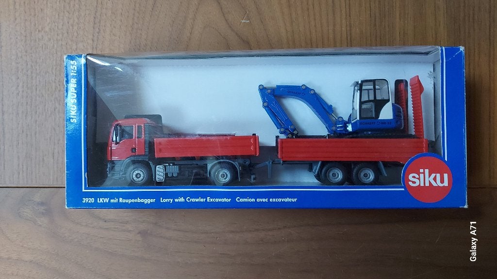 Siku 3920 Mercedes truck & aanhanger en graafmachine - rood, Ophalen of Verzenden, Zo goed als nieuw, Bus of Vrachtwagen, SIKU