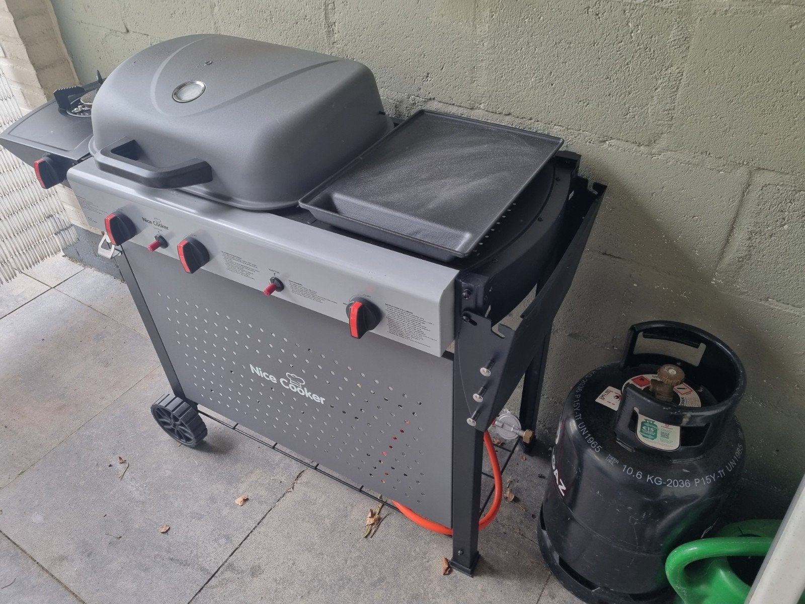 Nice Cooker Gasbarbecue met zijbrander en bakplaat, Ophalen, Zo goed als nieuw, Nice Cooker