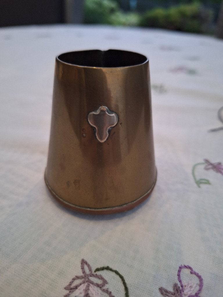 Conisch koperen bekertje, Trench Art, loopgravenkunst, Ophalen of Verzenden, Landmacht, Nederland, Hulzen of Bodemvondsten