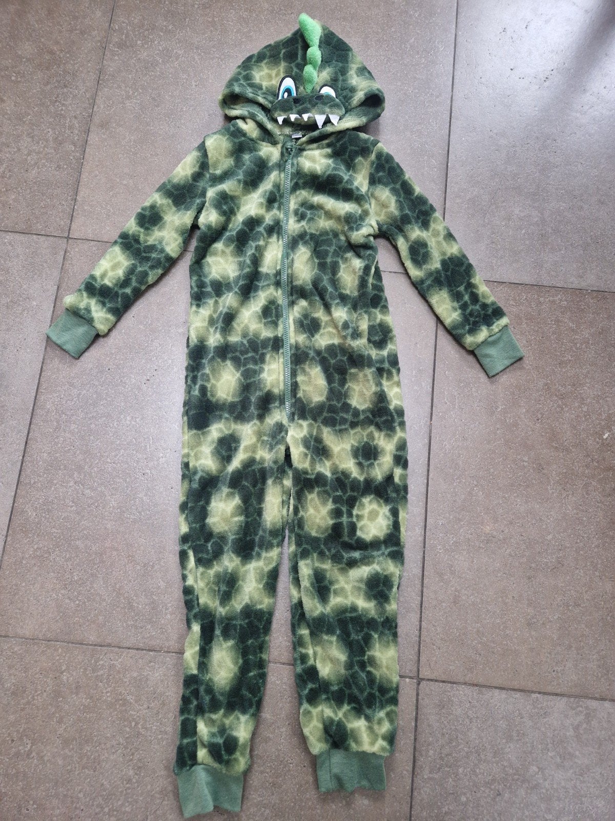 Dino draak Onesie Maat 110/116 - Zacht en Warm, Nacht- of Onderkleding, Gebruikt, Jongen of Meisje, Ophalen of Verzenden