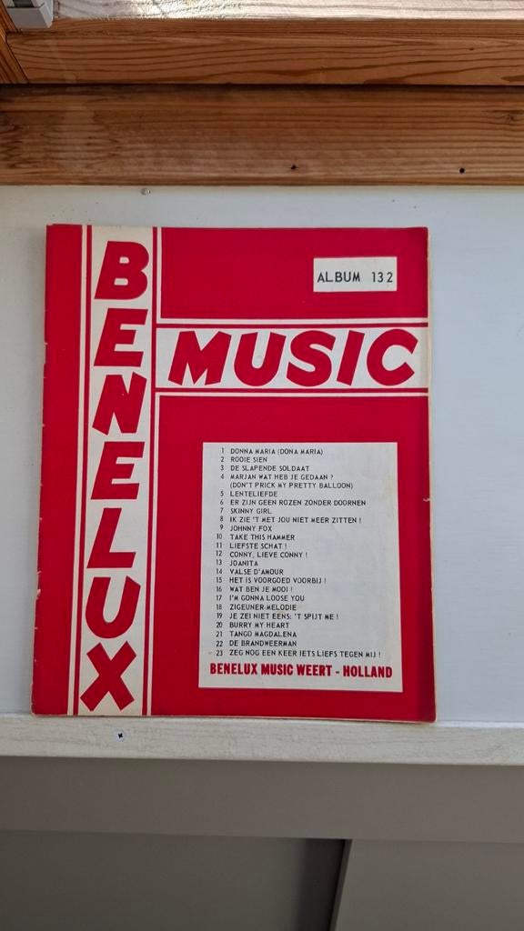 Bladmuziek Benelux Music Album 132 Gitaar, Muziek en Instrumenten, Bladmuziek, Overige soorten, Ophalen of Verzenden, Populair