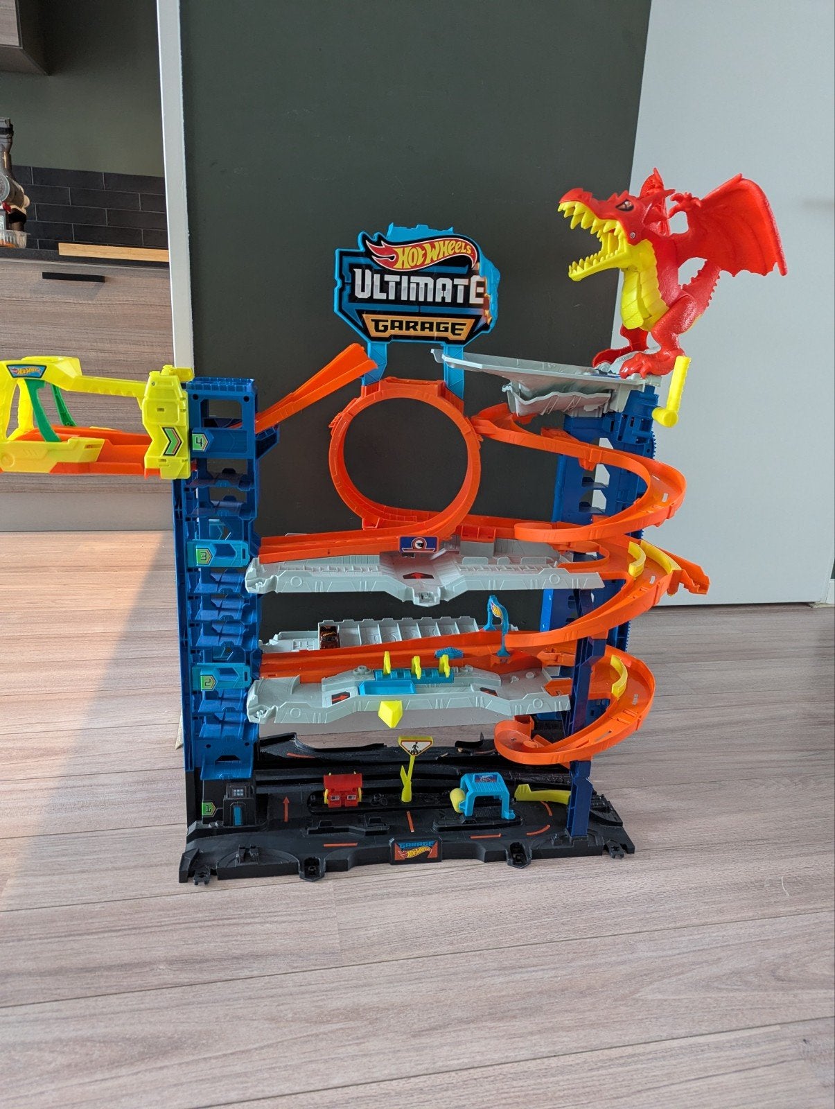 Hot Wheels Ultimate Garage met draak, Ophalen, Gebruikt