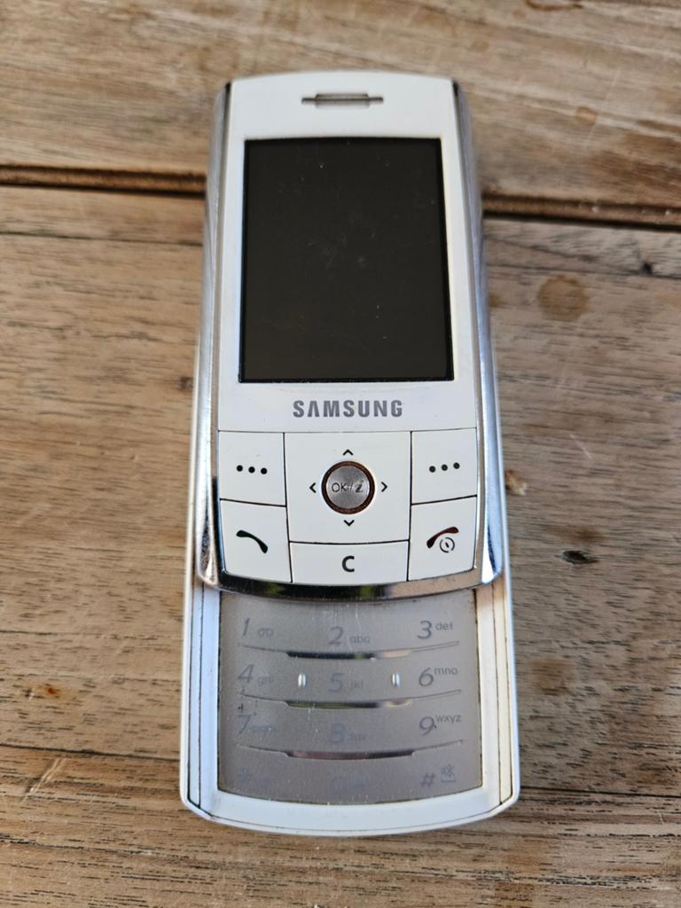 Samsung d 800, Schuifmodel, Ophalen of Verzenden, Minder dan 3 megapixel, Zonder simlock