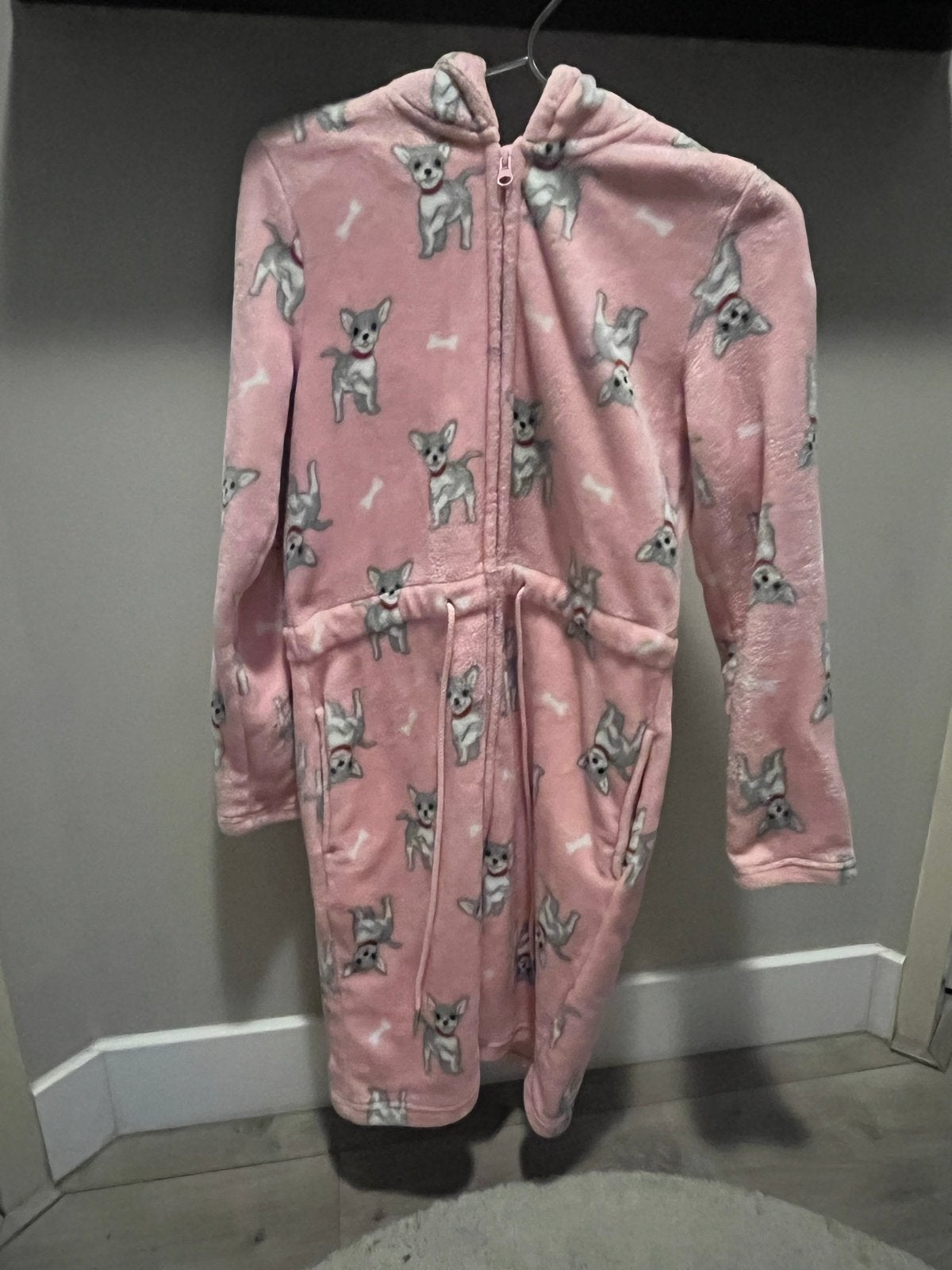 Roze badjas met Chihuahua Print - Maat XS, Kleding | Dames, Ophalen of Verzenden, Zo goed als nieuw, Maat 34 (XS) of kleiner
