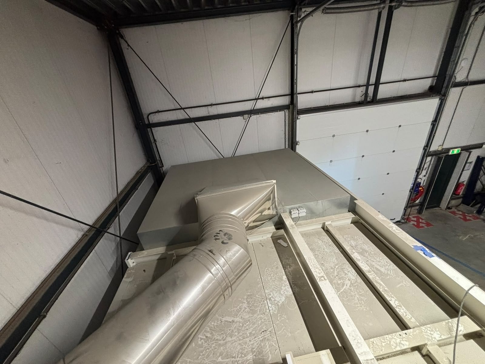 Professionele Spuitcabine 8,8x3,3m met verfmenghok, Ophalen