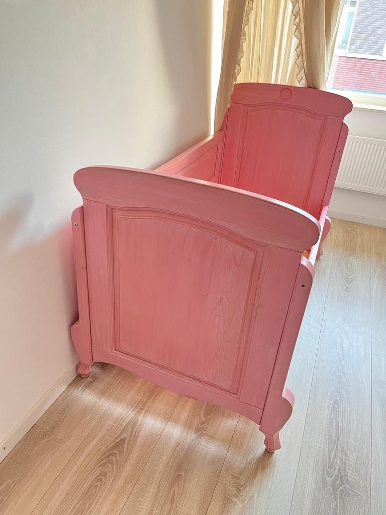 Roze peuterbed - Klassiek Design, Ophalen, Gebruikt, Ledikant