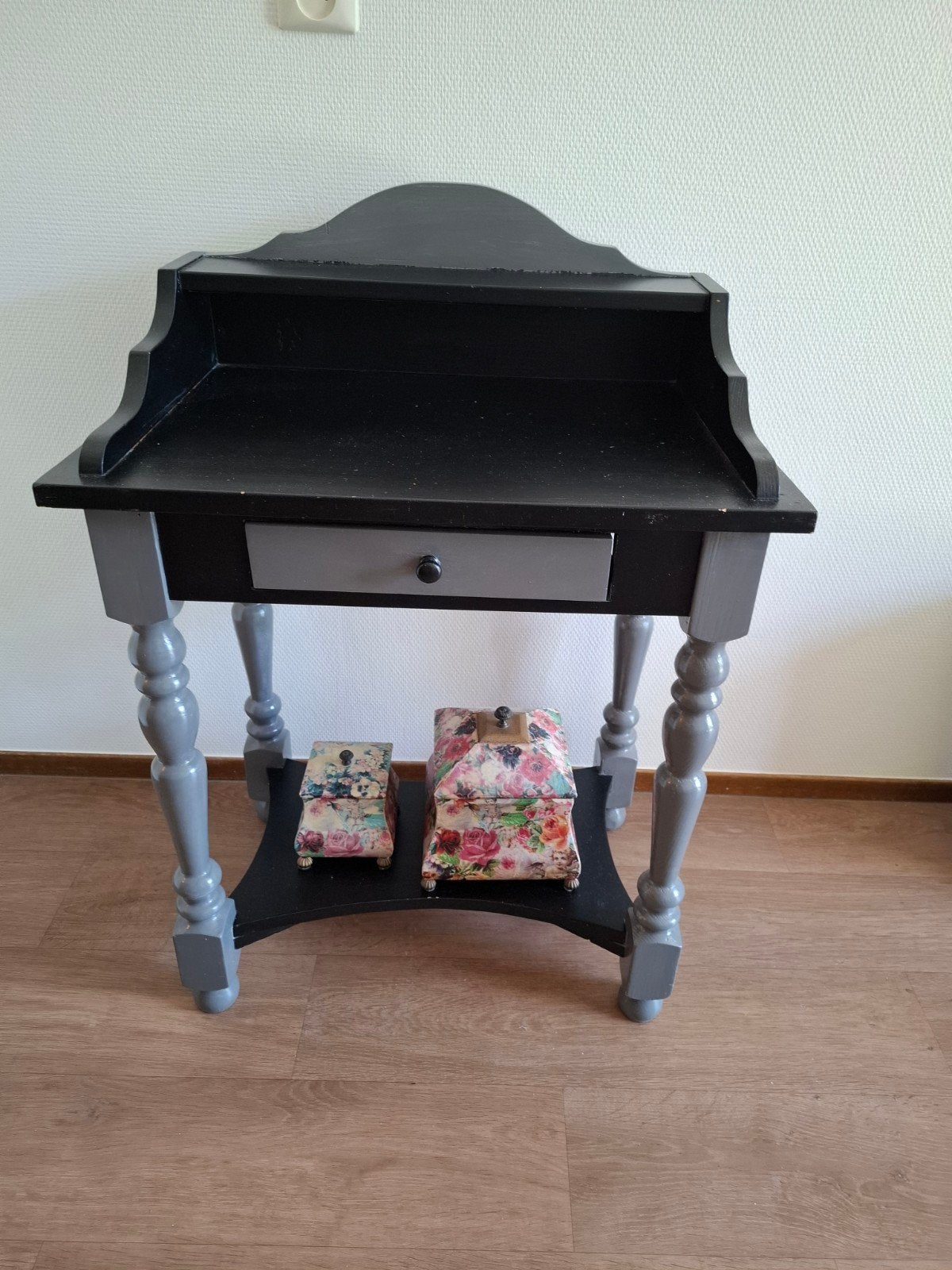 Laden tafel secretaire kappers tafeltje, Ophalen, Gebruikt