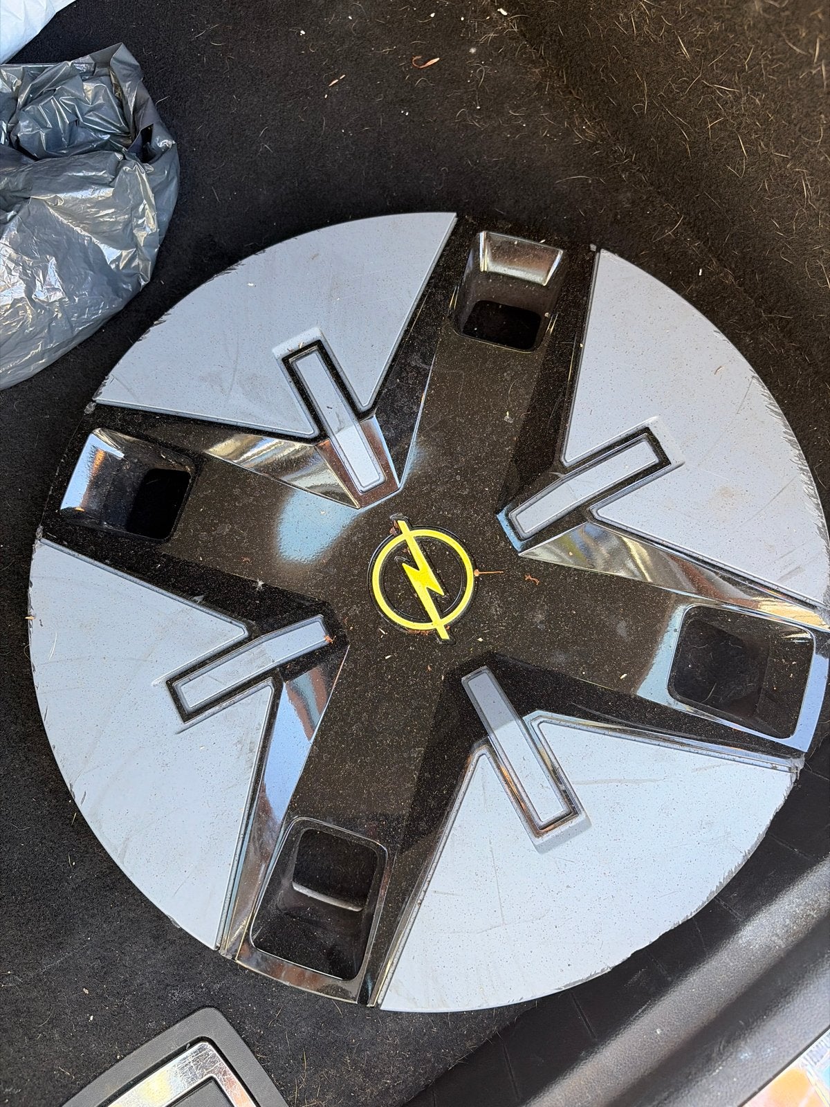 Opel wieldop met logo, Auto diversen, Wieldoppen, Gebruikt, Ophalen of Verzenden