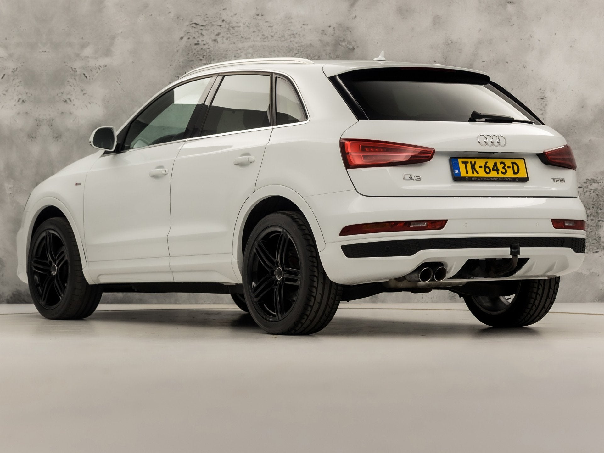 Audi Q3 1.4 TFSI S-Line Sport 150Pk Automaat (2X S-LINE, NAV, Auto's, 12 maanden, 1380 kg, 4 cilinders, Leder en Stof
