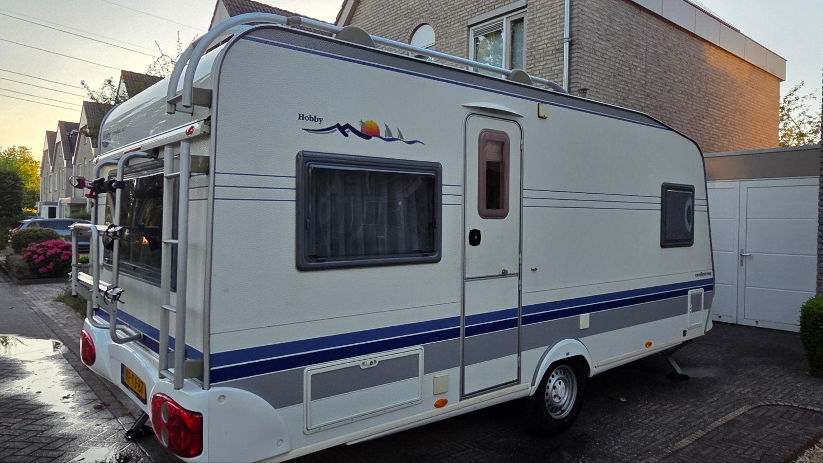 Hobby Excellent Easy 495 uit 2005, Caravans en Kamperen, Caravans, Schokbreker, Rondzit, Hobby, Frans bed