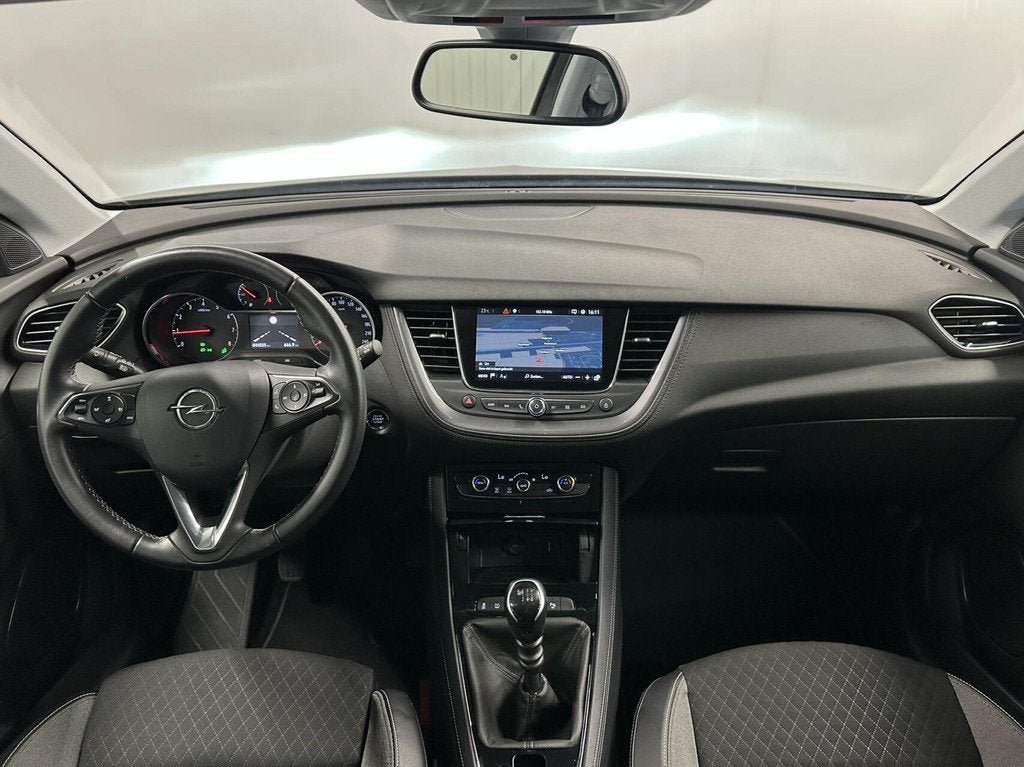 Opel Grandland X 1.2 Turbo Business Executive CARPLAY LM NAV, Voorwielaandrijving, Gebruikt, 1199 cc, Met garantie (alle)