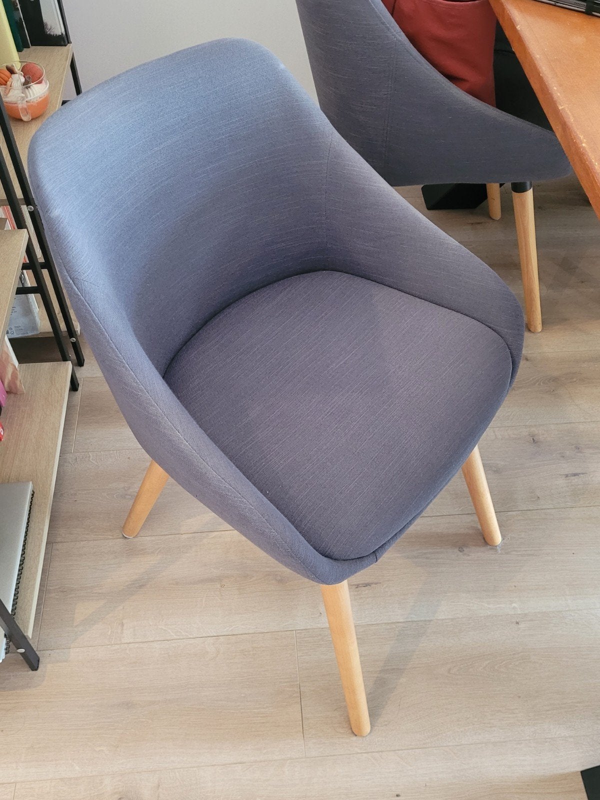 4 eetkamerstoelen - Grijs/Blauw met houten poten, Ophalen, Gebruikt, Vier, Stof