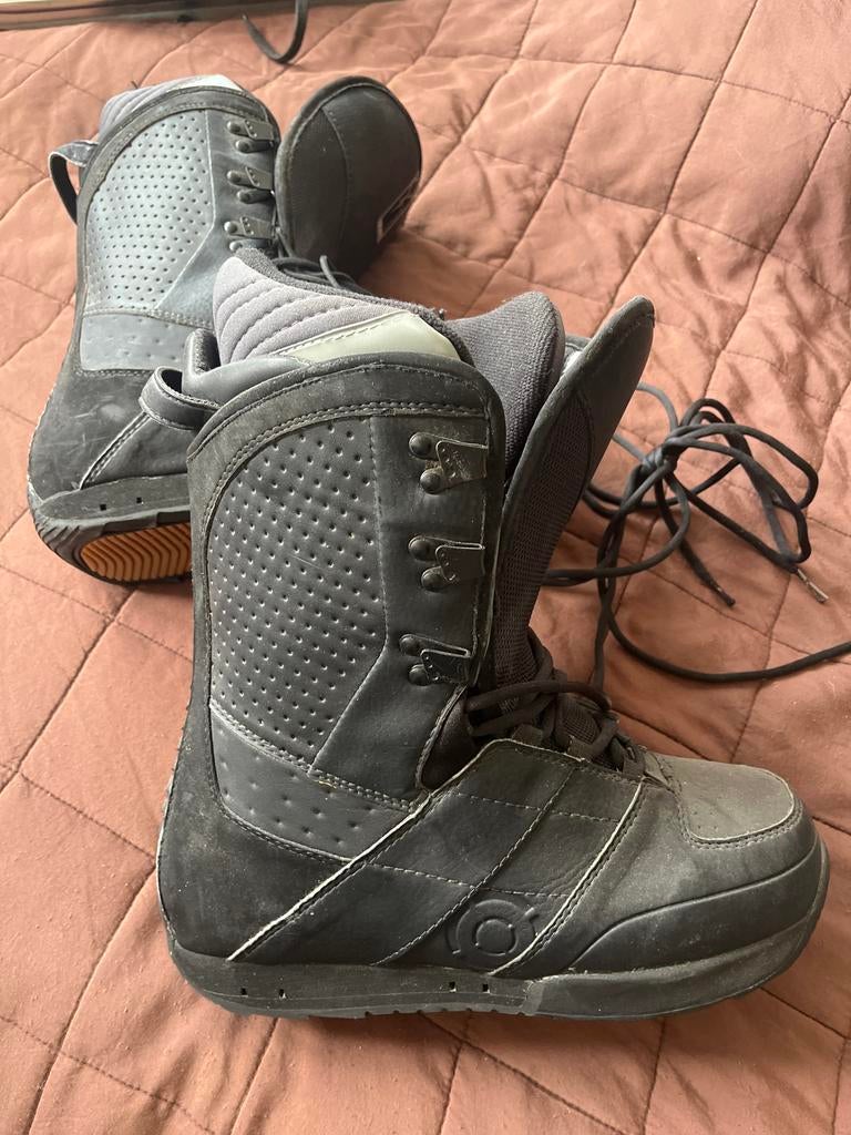 Nitro Snowboardschoenen - Maat UK 9.5, Sport en Fitness, Snowboarden, Ophalen, Gebruikt, Schoenen