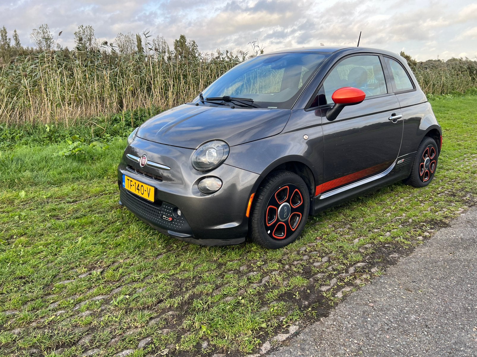 Fiat 500e 2014, Auto's, Bi-Xenon koplampen, Zwart, 4 stoelen, Elektrisch