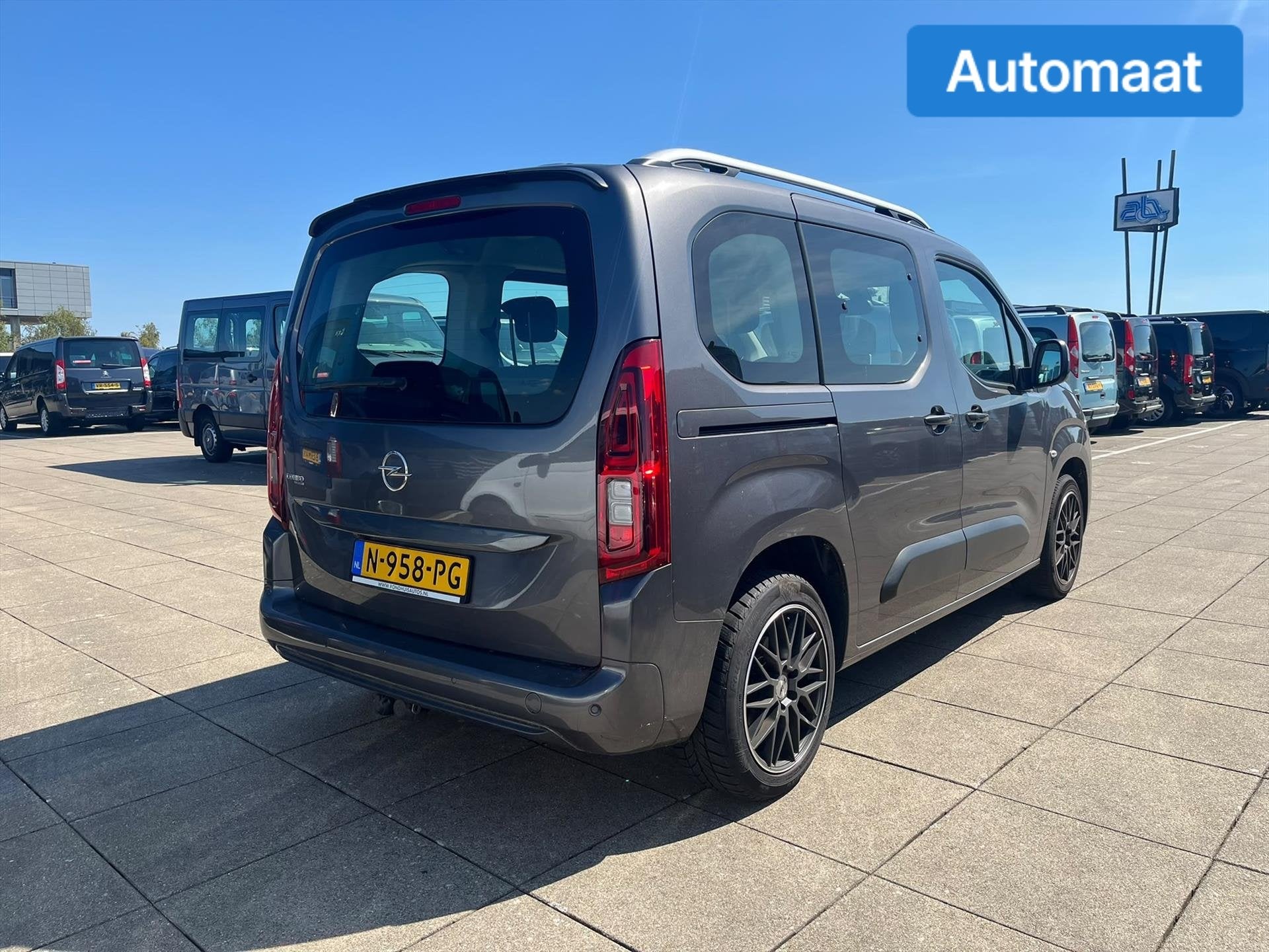 Opel Combo Life Tour 1.2 Turbo L1H1 (zwart leder), Auto's, Opel, 12 maanden, Gebruikt, 1199 cc, 3 cilinders