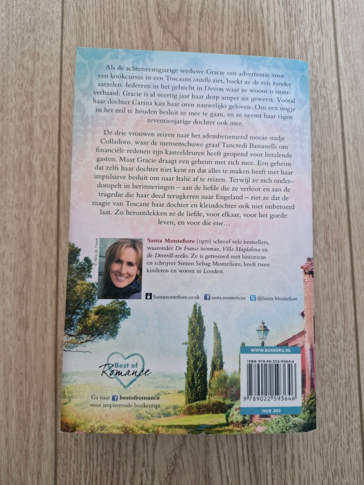 Boek santa montefiore - onder Italiaanse zon, Boeken, Chicklit, Ophalen of Verzenden, Zo goed als nieuw