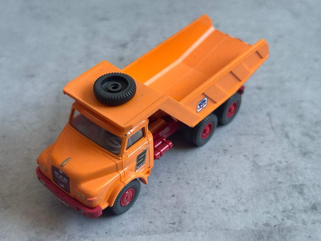 Wiking 1:87 MAN diesel kipper oranje (1), Ophalen of Verzenden, Bus of Vrachtwagen, Wiking