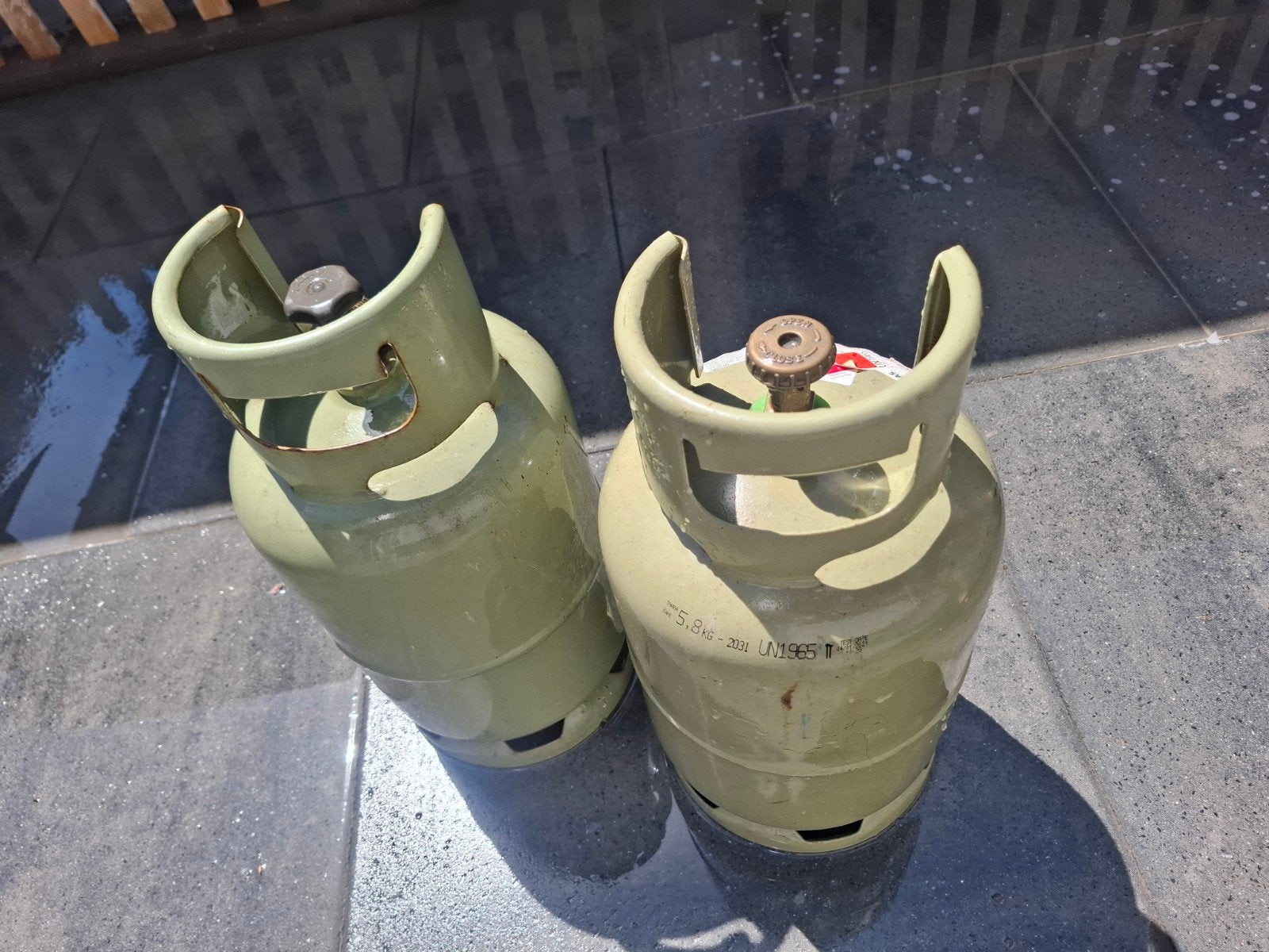 Gasfles leeg 2x, Ophalen