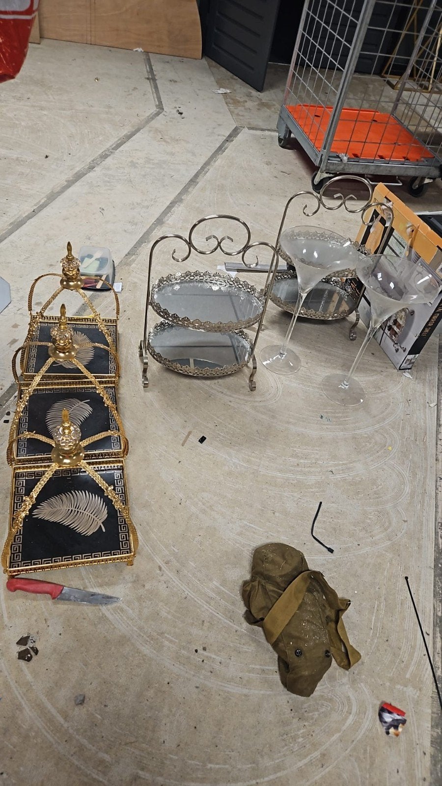 Diverse decoratie te koop dienbladen etageres onderborden, Ophalen