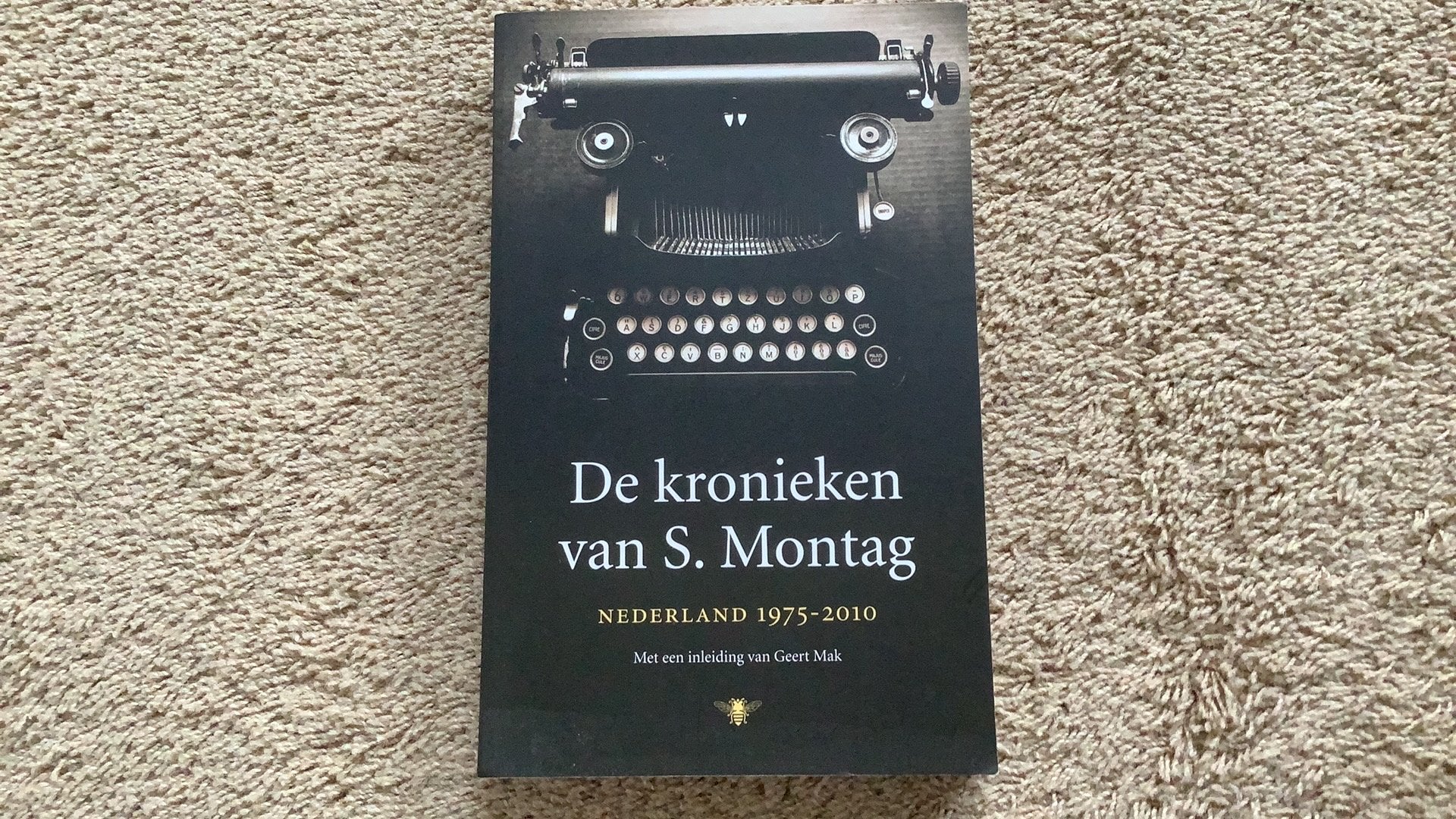 H.J.A. Hofland - De kronieken van S. Montag, Ophalen of Verzenden, Zo goed als nieuw, H.J.A. Hofland