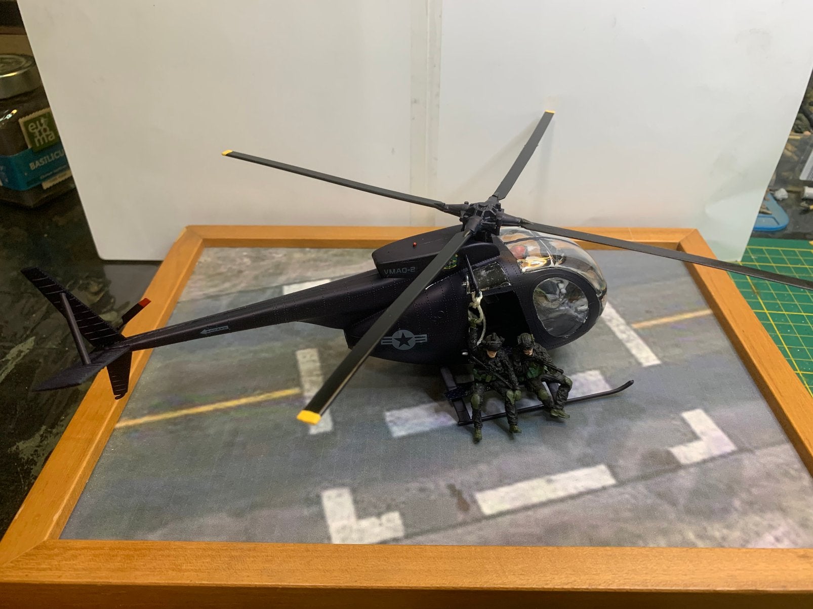 Hughes OH-6A LOACH schaal 1:32 standaard bij, Hobby en Vrije tijd, Modelbouw | Vliegtuigen en Helikopters, Overige merken, Gebruikt