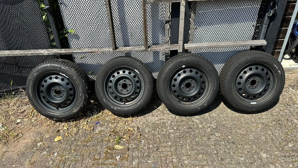 winterbanden steekmaat 5x114,3 met stalen velg, Auto-onderdelen, Banden en Velgen, Ophalen, Gebruikt, 16 inch, Band(en)