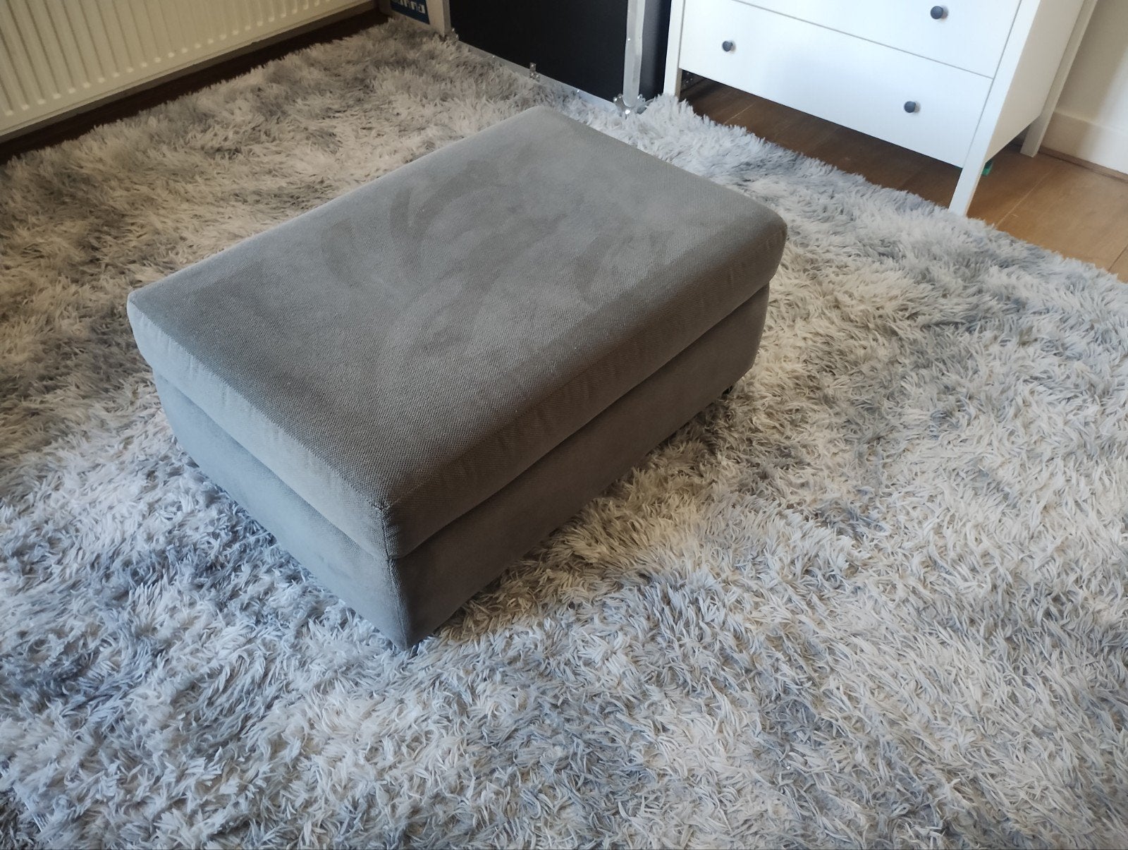 Donkergrijze hocker in perfecte staat L88xB60xH40, Huis en Inrichting, Banken | Voetenbanken en Poefen, Zo goed als nieuw, Stof