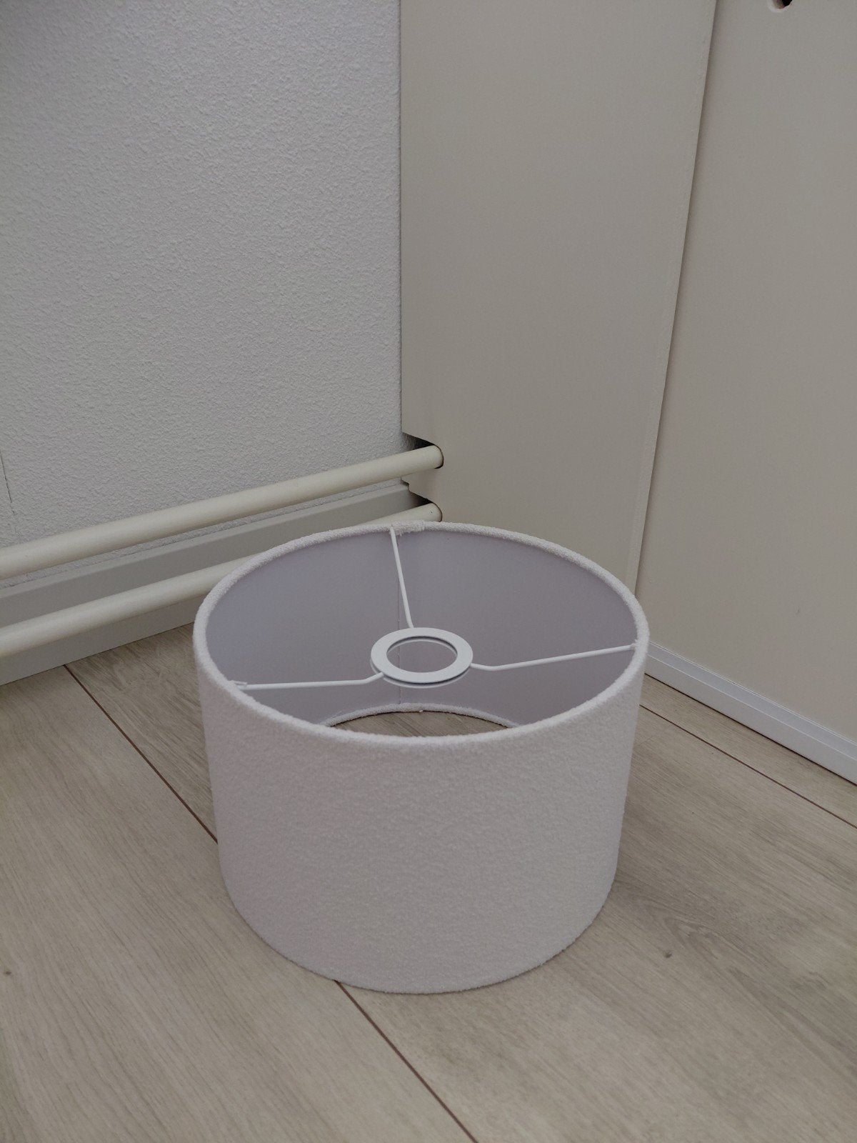 Zo goed als nieuwe Kwantum Lampenkap Boucle Wit Ø25cm, Ophalen of Verzenden, Zo goed als nieuw, Wit, Textiel